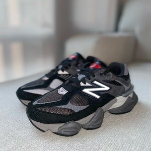 New Balance 9060 - Size M6/W7.5 (Color: Black with Castlerock and Rain Cloud)